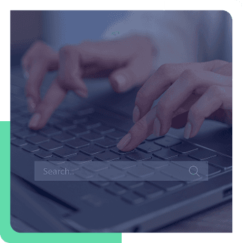 Notebook com telas em tráfego pago